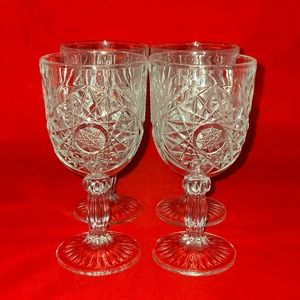 Wine glasses set of 4